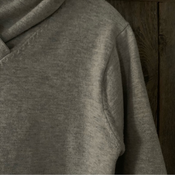 Women’s XS GAP BROOKLYN HOODIE Oatmeal Gray Soft Merino Wool Blend Sweater EXC - Picture 4 of 14